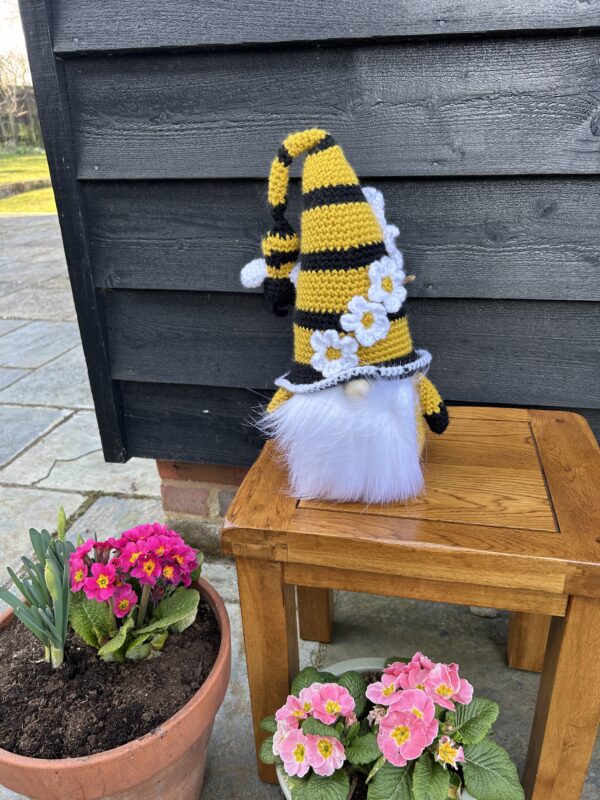 Bee gnome