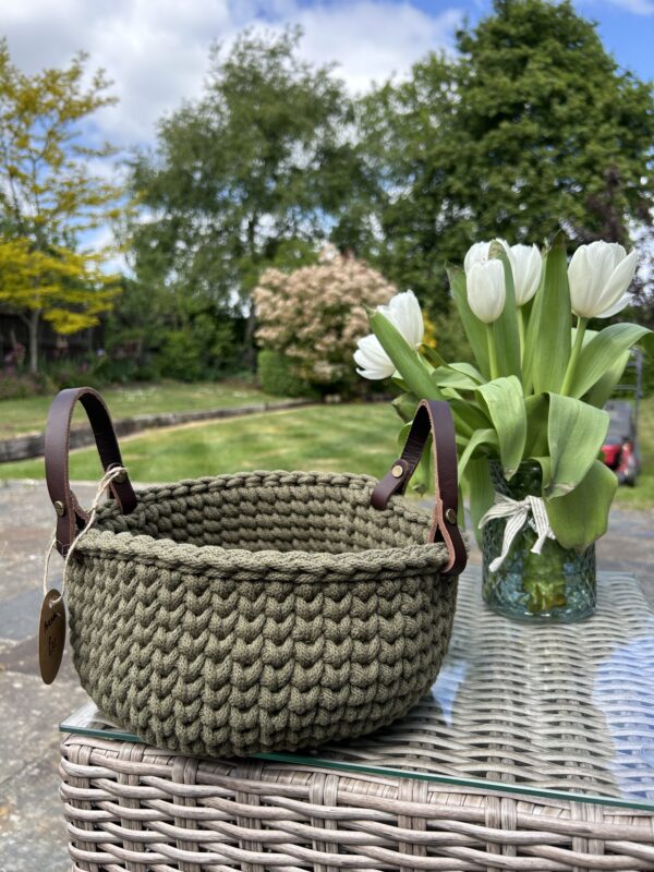 'Avocado' knit stitch basket