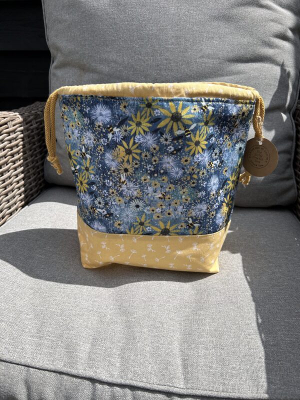 Daisy Drawstring Bag