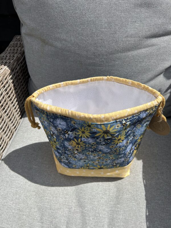 Daisy Drawstring Bag - Image 2
