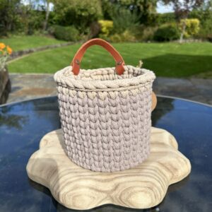 Mauve/warm beige basket