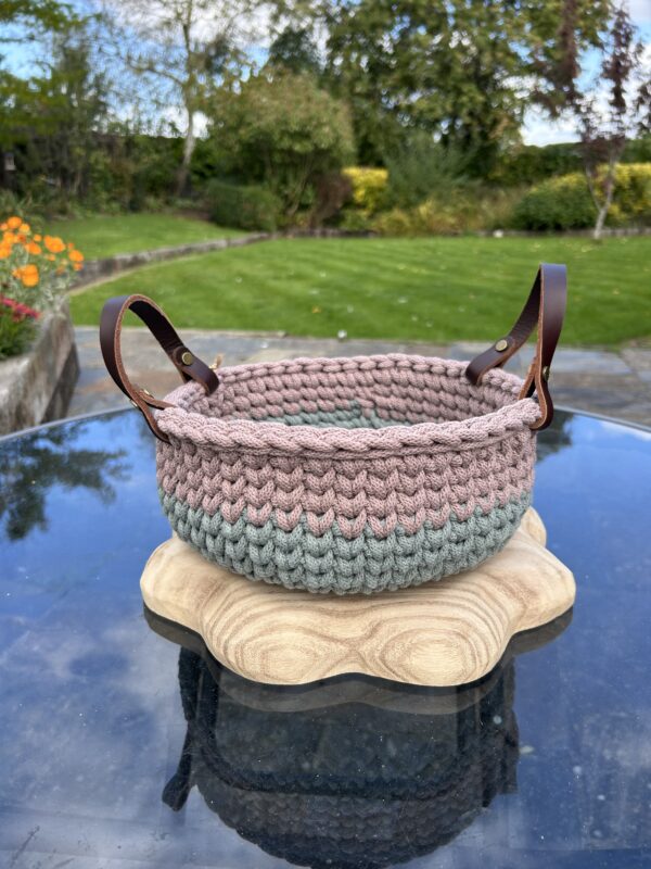 Laurel/mauve Basket